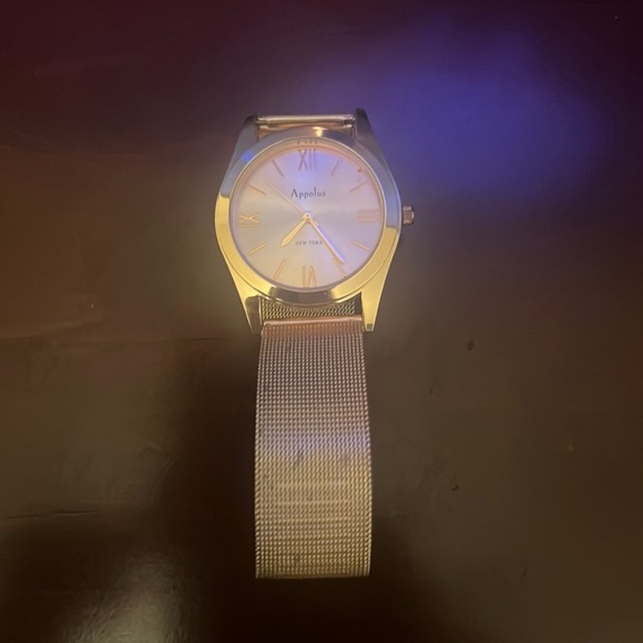 Women’s watch - Picture 1 of 1